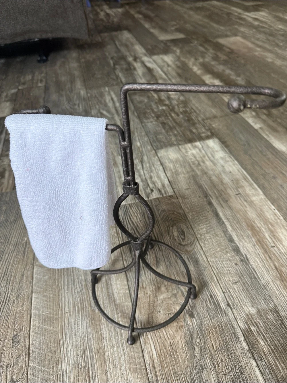 Rustic Dark Brown Metal Towel Rack holder
